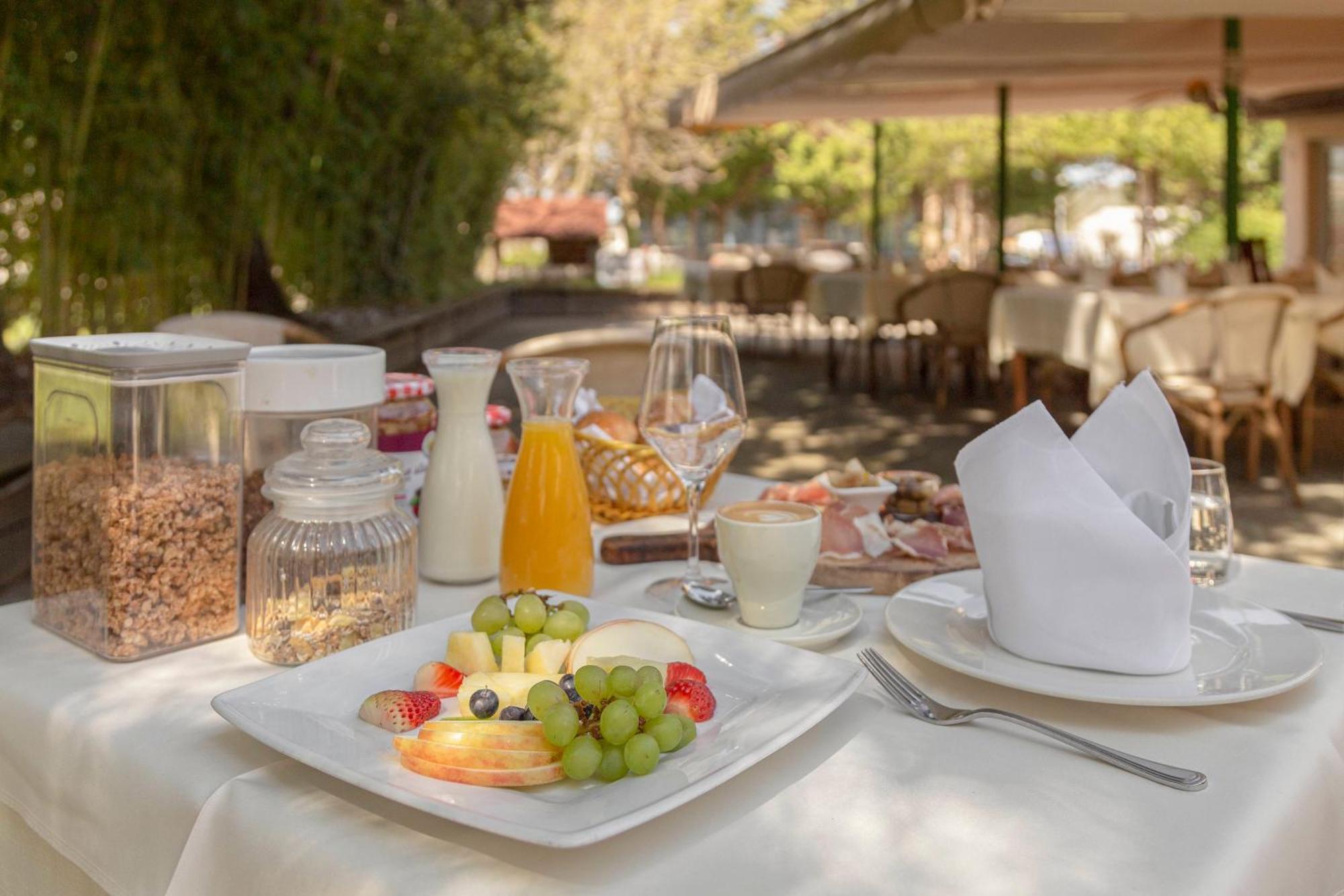 Restaurant Bric Dekani Zewnętrze zdjęcie